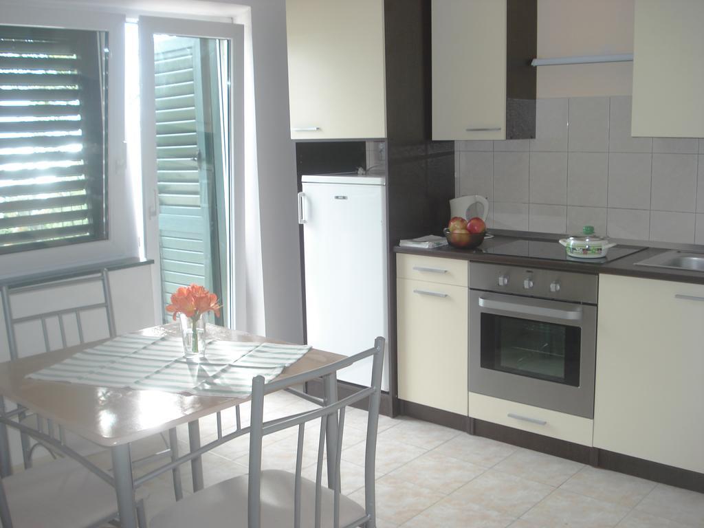 Apartments Smiljana Omis Bagian luar foto